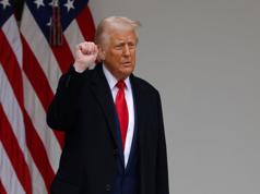 Trump Praises Nvidia’s $500 Billion AI Supercomputer Pledge in the US